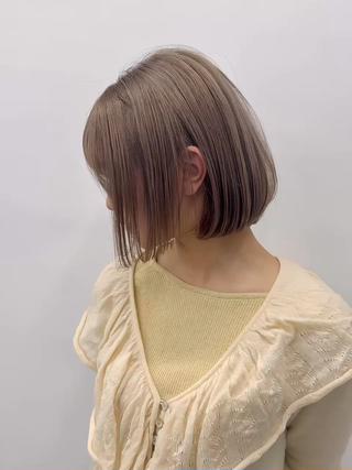 今回紹介するのはグレージュカラーです！⠀
ブリーチ2回以上のカラーとなります！⠀
⠀
【ケアブリーチとこだわり】⠀
最新ケア剤で業界最高峰のを用いたブリーチをしております。⠀
それに加えて、切れ毛やダメージを限りなく抑える薬剤知識とテクニックで丁寧に施術させて頂きます。⠀
お客様の理想の髪色になる最高のブリーチをしております。⠀
⠀
ダメージを最小限に抑え色落ちまで綺麗なハイトーン・デザインカラー・ブリーチカラーにしたい方1度お任せ下さい！⠀
⠀
Instagram→@jewil_ryutoたくさん可愛いスタイル載せてるので是非ご覧ください！⠀
⠀
 