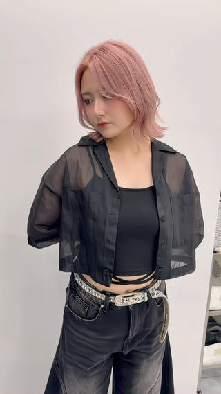 今回紹介するのはホワイトピンクカラーです！⠀
ブリーチ2回以上のカラーとなります！⠀
⠀
【ケアブリーチとこだわり】⠀
最新ケア剤で業界最高峰のを用いたブリーチをしております。⠀
それに加えて、切れ毛やダメージを限りなく抑える薬剤知識とテクニックで丁寧に施術させて頂きます。⠀
お客様の理想の髪色になる最高のブリーチをしております。⠀
⠀
ダメージを最小限に抑え色落ちまで綺麗なハイトーン・デザインカラー・ブリーチカラーにしたい方1度お任せ下さい！⠀
⠀
Instagram→@jewil_ryutoたくさん可愛いスタイル載せてるので是非ご覧ください！⠀
⠀
 