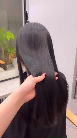 縮毛矯正とカラーで綺麗な黒髪に!!