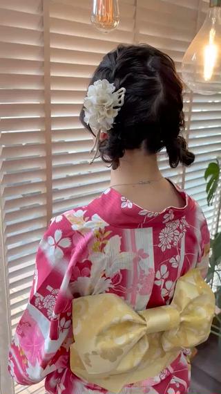 ツインおだんご×浴衣

ご来店お待ちしております♡
Instagram：@miku.hairmake

福岡・高宮駅徒歩5分”bright”美容室＆ヘアメイク◎
20​〜​30代女性の「特別な日」を可愛くサポート
▧ 美容師歴10年
▧ ヘアセット＋着付けまとめてOK
▧ 早朝予約対応可能 
