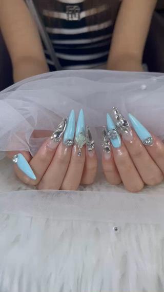 ネイル NiJi Nailsのネイルデザイン