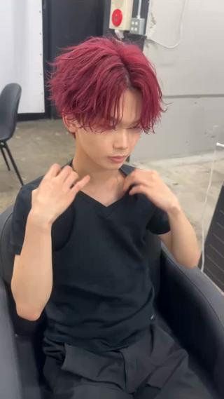 カラー メンズ 岩佐 柚太のヘアスタイル