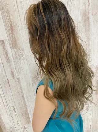 ロング カラー Oopsレイヤー 加藤澄都のヘアスタイル