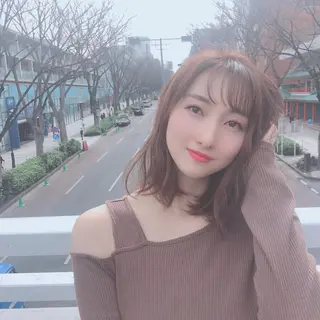 ミディアム カラー TRENCH 相澤 果歩のヘアスタイル
