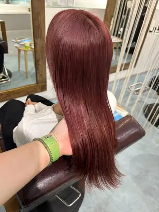 ロング カラー 足立 芹音のヘアスタイル