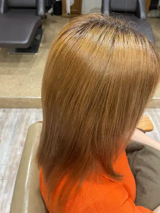 セミロング 東 歩音のヘアスタイル
