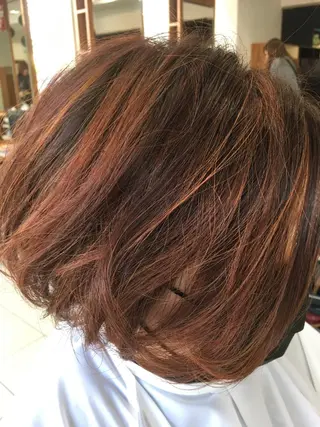 ショート カラー 白髪ぼかしハイライト 柳川拓哉のヘアスタイル