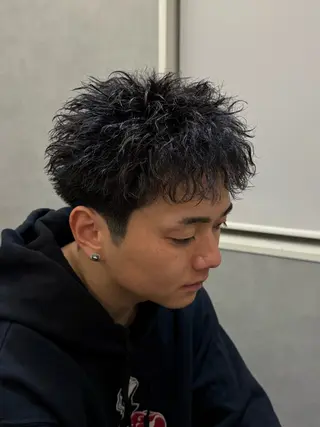 ショート パーマ メンズ 安藤 晴大のヘアスタイル