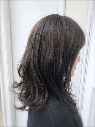 セミロング カラー 山形 光輪子のヘアスタイル