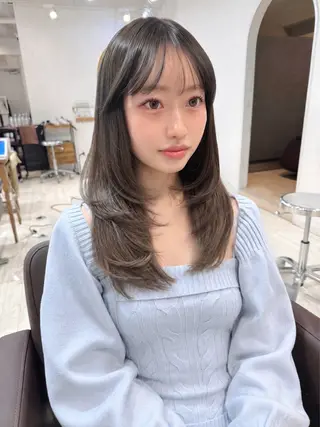 ロング カラー レイヤーカット、 大人可愛い　中村美羅のヘアスタイル