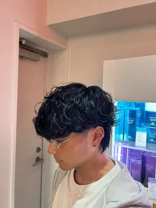 パーマ メンズハイトーン 北斗💍レイヤーのヘアスタイル