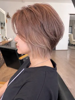 ショート カラー クロヤマ ノアミのヘアスタイル