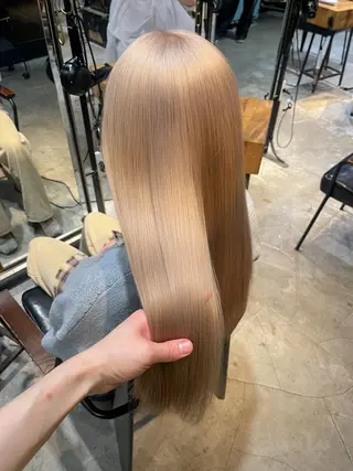 ロング カラー 似合わせベージュ 🍯ayumi🍯のヘアスタイル