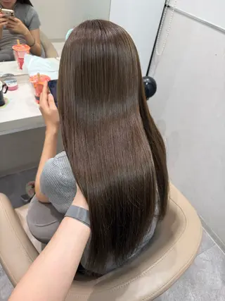 セミロング カラー ラベンダー💜オリー ブ💚暗髪🖤のヘアスタイル