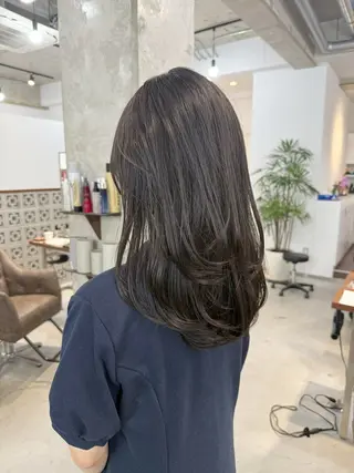 セミロング カラー カイリ /レイヤーカットのヘアスタイル