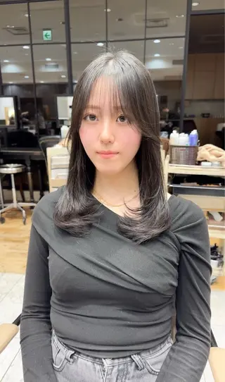 セミロング 銀座/レイヤー 顔周りカット溝手優太のヘアスタイル