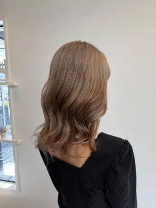 セミロング 新川 樹里のヘアスタイル