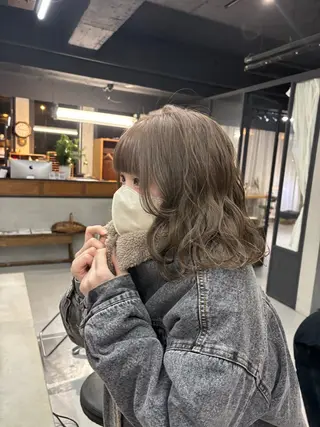 カラー 井上 愛梨のヘアスタイル