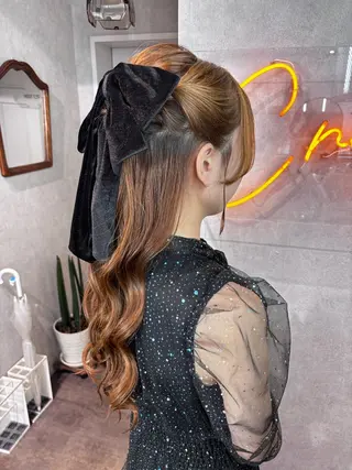 ロング カラー ヘアアレンジ color.nail 🫧ionaのネイルデザイン