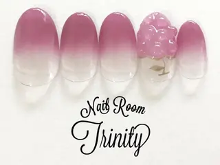 ネイル Trinity staffのネイルデザイン