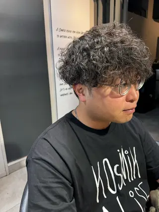 ミディアム パーマ メンズ 似合う髪型見つけます AYAKAのヘアスタイル