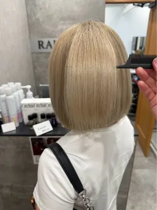 ミディアム RAISE by_WHITEのヘアスタイル