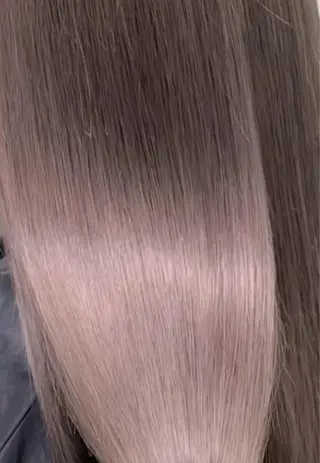ミディアム 友田 千栄のヘアスタイル