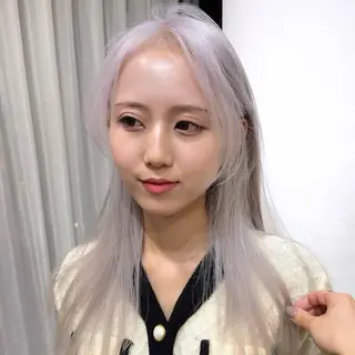 ロング XENA 表参道店のヘアスタイル