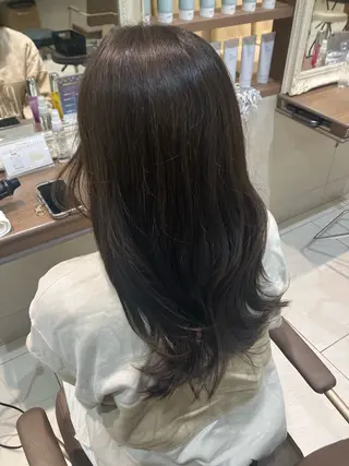 ロング カラー 韓国風レイヤー& 透明感カラー🎧のヘアスタイル