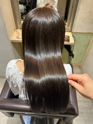 ロング moe   美髪矯正 ツヤツヤストレートのヘアスタイル