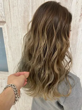 ロング カラー Oopsレイヤー 加藤澄都のヘアスタイル