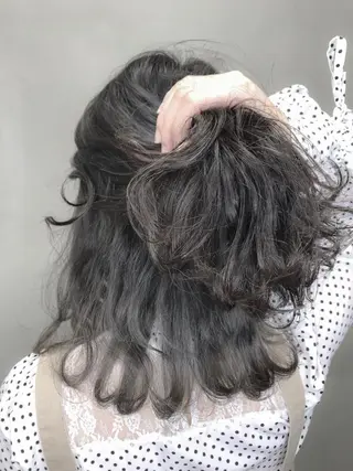 セミロング カラー 【透明感、艶髪】西村 有司のヘアスタイル