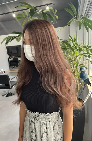 セミロング カラー レイヤーカット 西村あきやのヘアスタイル