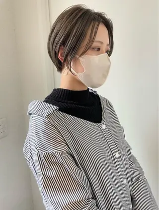 ショート 森田遥奈/透明感カラ ー/Wカラーのヘアスタイル