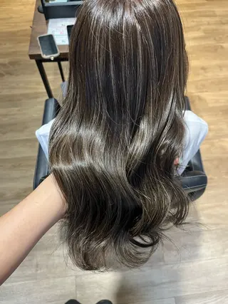 セミロング カラー ✨艶髪✨ 奈須晴香のヘアスタイル
