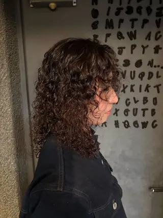 ミディアム 山下 夏季のヘアスタイル