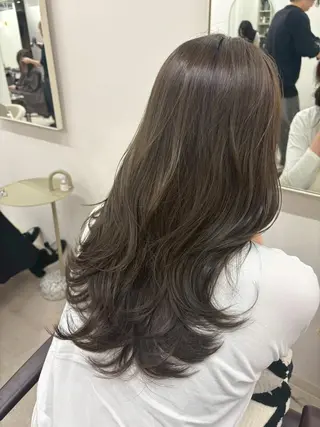 ロング カラー N゜jillva ナンバージルバのヘアスタイル