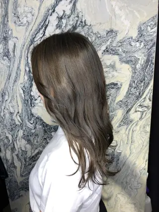 ロング カラー 藤井 さと実のヘアスタイル