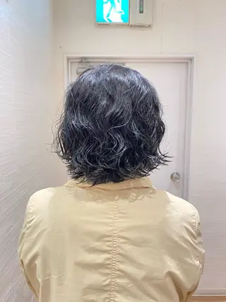 セミロング パーマ イシカワ ユウタのヘアスタイル
