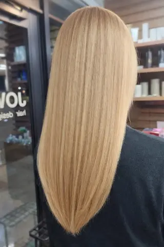 セミロング カラー 柏 康孝のヘアスタイル