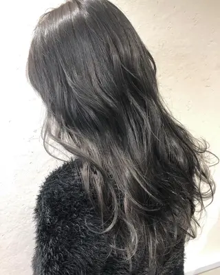 ロング カラー あさだ しゅうたろうのヘアスタイル