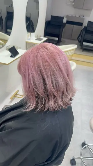 ミディアム カラー ダメージレスブリーチ RIKU🎨のヘアスタイル