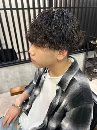 ショート パーマ メンズ 勝毛 広貴のヘアスタイル