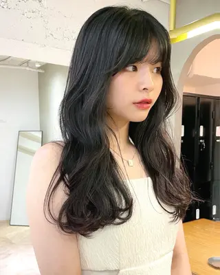 ロング 透明感カラー 🎀エリコ🌈のヘアスタイル