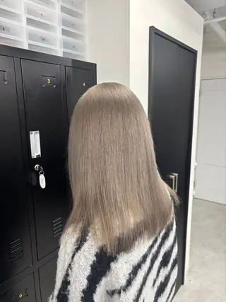 ミディアム カラー ブリーチ/エクステ モデル募集中🖤のヘアスタイル