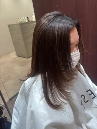 セミロング イシカワ ルナのヘアスタイル