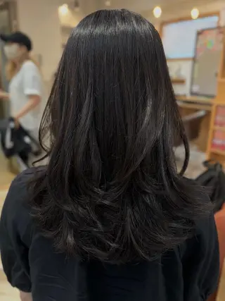 セミロング カラー cana 札幌レイヤースタイルのヘアスタイル