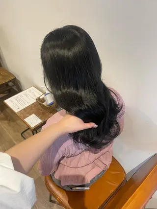 ロング Megu/ベージュ/ 透明感カラーのヘアスタイル