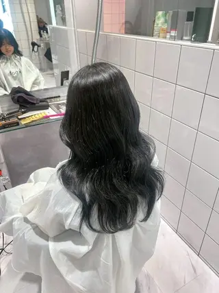 カラー 夏の韓国風透明感 🇰🇷THREEのヘアスタイル