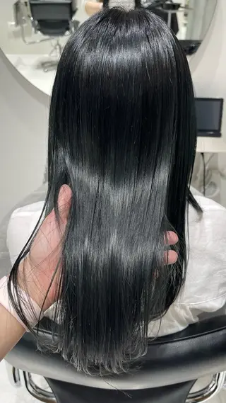 ロング カラー WISTERIA P LUS1 ikumiのヘアスタイル
